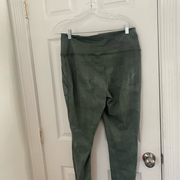 American Eagle Leggings - Picture 2 of 3